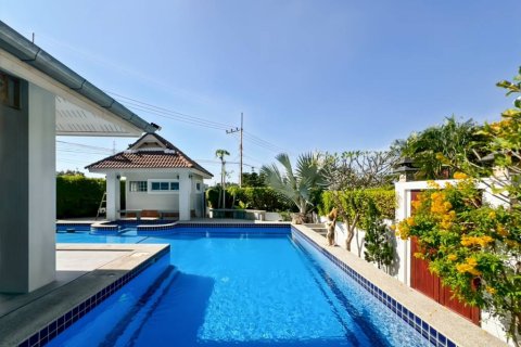 Chalet de 2 dormitorios en Hua Hin, Tailandia № 155758 - foto 4