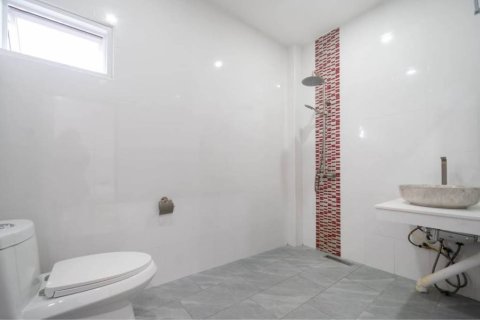 Chalet de 3 dormitorios en Phuket, Tailandia № 155759 - foto 10