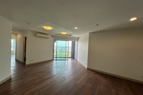 Condo in Huai Khwang, Bangkok, Thailand, 2 bedrooms № 147735