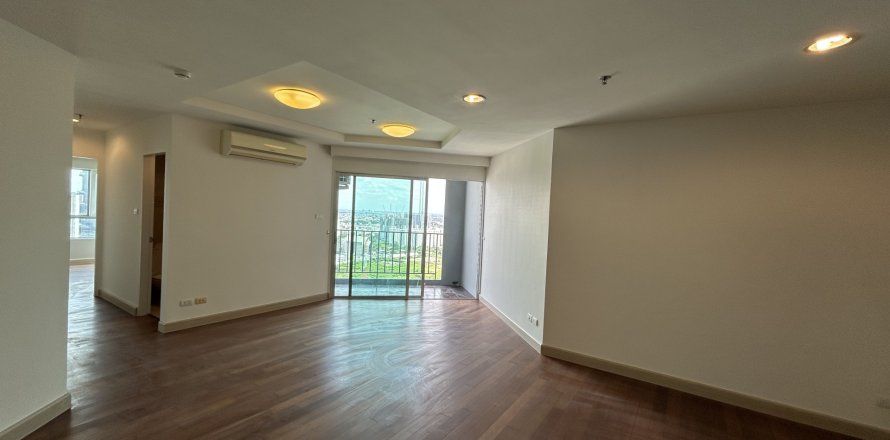 Condominio de 2 dormitorios en Huai Khwang, Bangkok, Tailandia № 147735