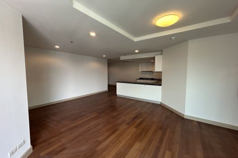 Condominio de 2 dormitorios en Huai Khwang, Bangkok, Tailandia № 147735 - foto 9