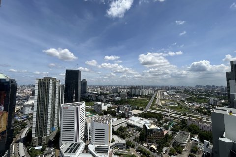 Condominio de 2 dormitorios en Huai Khwang, Bangkok, Tailandia № 147735 - foto 7