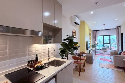 Condominio de 1 dormitorio en Thonburi, Bangkok, Tailandia № 203682 - foto 11