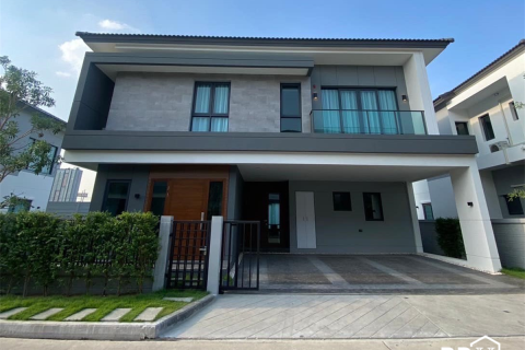 House in Bangkok, Thailand 4 bedrooms № 189268