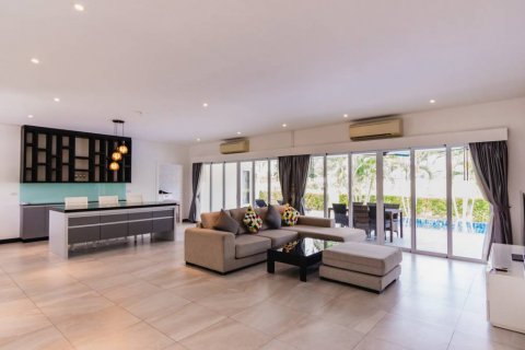 Chalet de 3 dormitorios en Hua Hin, Tailandia № 114035 - foto 9