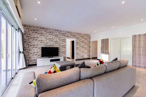 Chalet de 3 dormitorios en Hua Hin, Tailandia № 114035 - foto 6