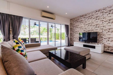 Chalet de 3 dormitorios en Hua Hin, Tailandia № 114035 - foto 5