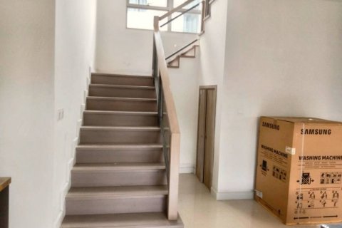 Casa de 4 dormitorios en Saphan Sung, Bangkok, Tailandia № 114041 - foto 7