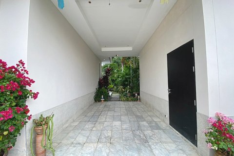 Chalet de 3 dormitorios en Hua Hin, Tailandia № 168737 - foto 16