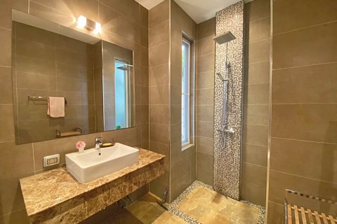 Chalet de 3 dormitorios en Hua Hin, Tailandia № 168737 - foto 30