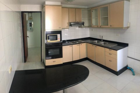 Condominio de 3 dormitorios en Bangkok, Tailandia № 65720 - foto 9