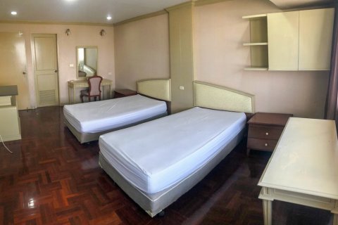 Condominio de 3 dormitorios en Bangkok, Tailandia № 65720 - foto 15