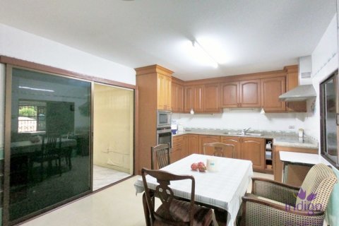 Casa de 5 dormitorios en Chiang Mai, Tailandia № 120402 - foto 6