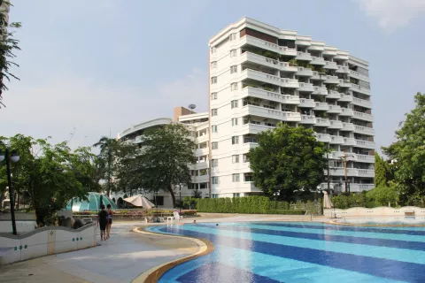 Condo in Bangkok, Thailand, 2 bedrooms № 136973 - photo 2