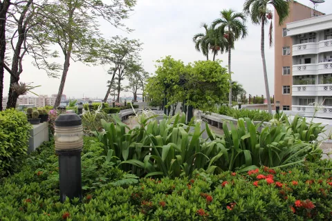 Condo in Bangkok, Thailand, 2 bedrooms № 136973 - photo 3