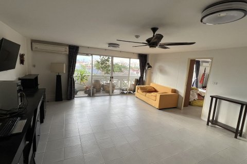 Condo in Bangkok, Thailand, 2 bedrooms № 136973 - photo 24