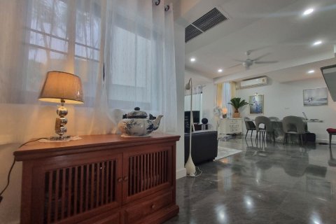 Chalet de 2 dormitorios en Kathu, Tailandia № 173381 - foto 6