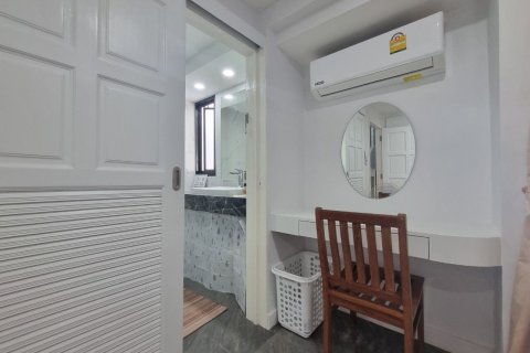 Chalet de 2 dormitorios en Kathu, Tailandia № 173381 - foto 17