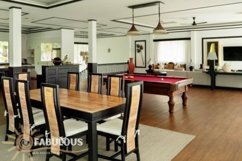 Chalet de 5 dormitorios en Kamala, Tailandia № 179354 - foto 12