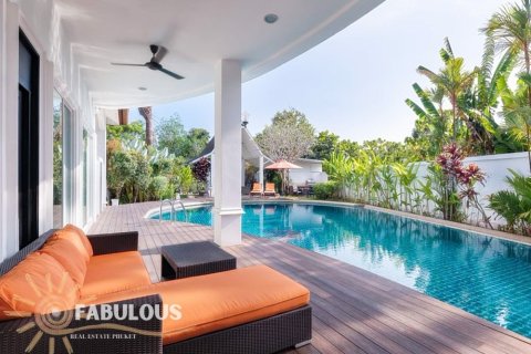 Chalet de 5 dormitorios en Kamala, Tailandia № 179354 - foto 4