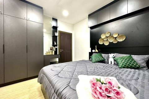 Casa de 4 dormitorios en Pattaya, Tailandia № 70372 - foto 17