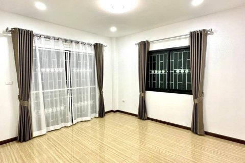 Casa de 4 dormitorios en Pattaya, Tailandia № 70372 - foto 11