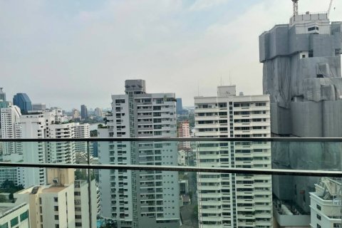 Condominio de 2 dormitorios en Khlong Toei, Bangkok, Tailandia № 176796