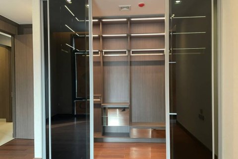 Condo in Khlong Toei, Bangkok, Thailand, 2 bedrooms  № 176796 - photo 4