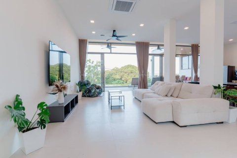 Villa in Surat Thani, Thailand 3 Schlafzimmer № 176797 - Foto 7