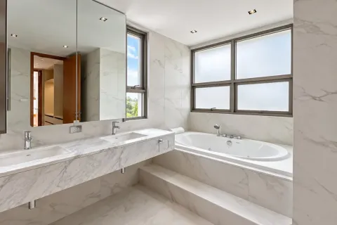 House in Bang Tao, Thailand 4 bedrooms № 233815 - photo 6