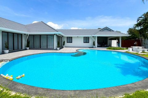 Haus in Chon Buri, Thailand 3 Schlafzimmer № 133608
