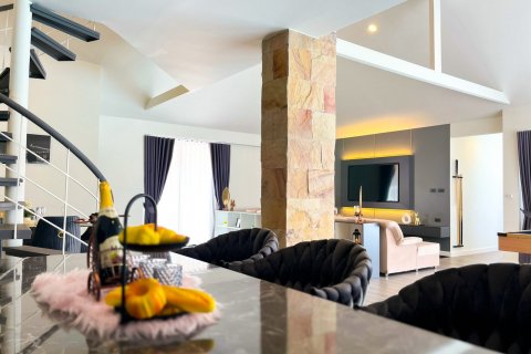 Casa de 3 dormitorios en Chon Buri, Tailandia № 133608 - foto 9