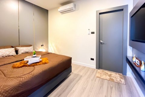Casa de 3 dormitorios en Chon Buri, Tailandia № 133608 - foto 18