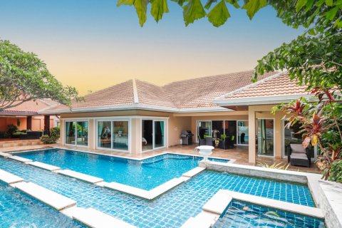 Casa de 4 dormitorios en Pattaya, Tailandia № 9099 - foto 5