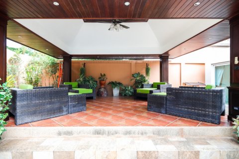 Casa de 4 dormitorios en Pattaya, Tailandia № 9099 - foto 9
