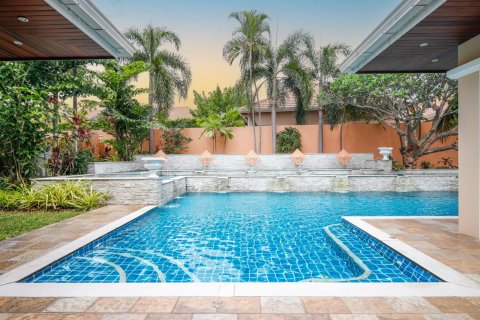 Casa de 4 dormitorios en Pattaya, Tailandia № 9099 - foto 3