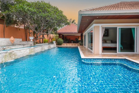 Casa de 4 dormitorios en Pattaya, Tailandia № 9099 - foto 4
