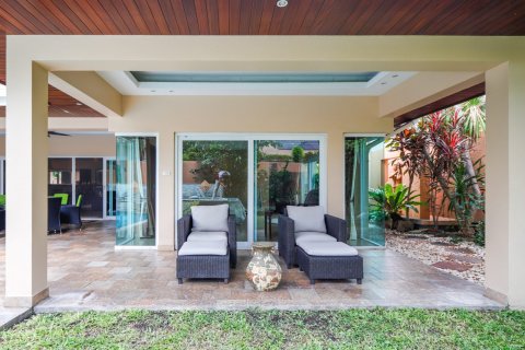 Casa de 4 dormitorios en Pattaya, Tailandia № 9099 - foto 8