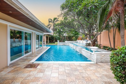 Casa de 4 dormitorios en Pattaya, Tailandia № 9099 - foto 7