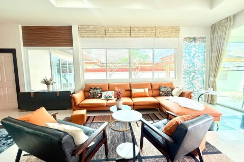 Casa de 3 dormitorios en Bang Lamung, Tailandia № 133611 - foto 6