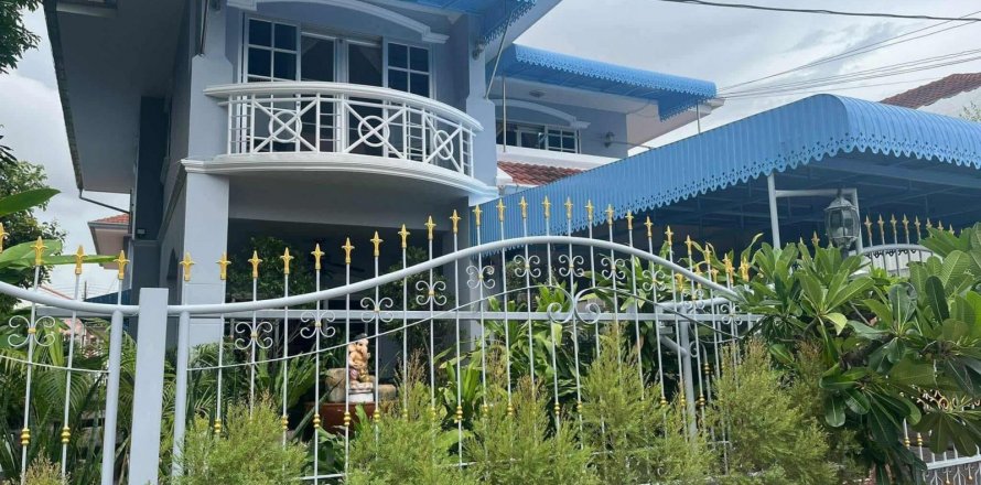 Casa de 3 dormitorios en Pattaya, Tailandia № 133609
