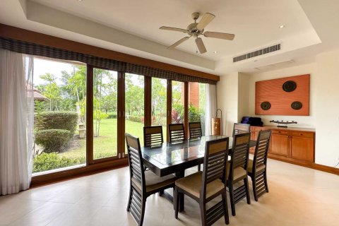 House in Bang Tao, Thailand 4 bedrooms № 74497 - photo 12