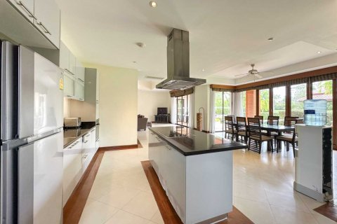 House in Bang Tao, Thailand 4 bedrooms № 74497 - photo 16