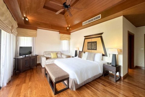 House in Bang Tao, Thailand 4 bedrooms № 74497 - photo 24
