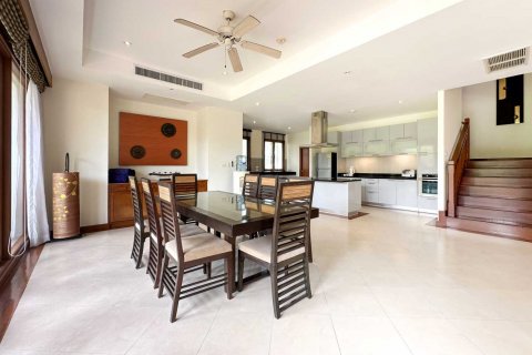 House in Bang Tao, Thailand 4 bedrooms № 74497 - photo 14