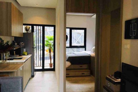 Condominio de 1 dormitorio en Thonburi, Bangkok, Tailandia № 208703 - foto 15