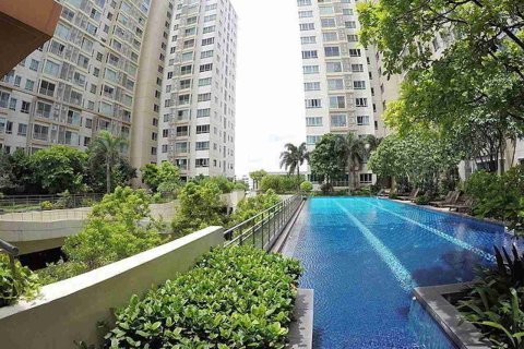 Condominio de 1 dormitorio en Phaya Thai, Bangkok, Tailandia № 208702 - foto 2