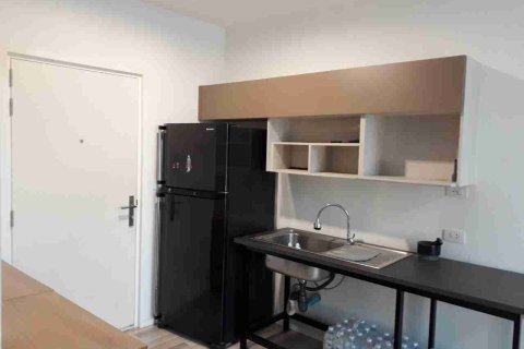 Condominio de 1 dormitorio en Thonburi, Bangkok, Tailandia № 208700 - foto 4