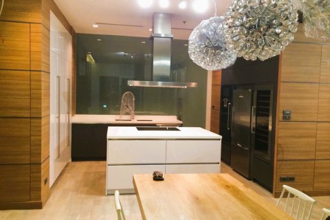 Dúplex de 3 dormitorios en Bangkok, Tailandia № 180936 - foto 6