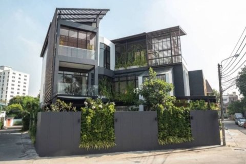 Casa de 4 dormitorios en Bangkok, Tailandia № 180935